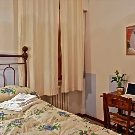 La Casa Di Elide Penzion